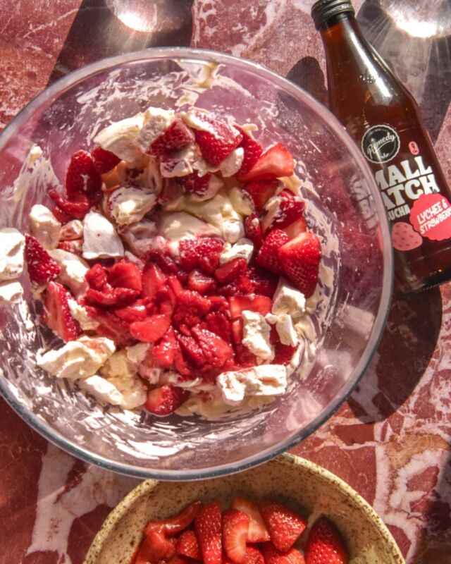 Looking to shake up your diet of choccy eggs and hot cross buns this Easter? Or just, y'know, slightly diversify the Easter eating schedule? We gotchu 😎

1. Strawberry Lychee Eton Mess
2. Carrot Cake Muffins
3. Easter Bunny Bread
4. Nut Butter Caramel Eggs
5. Hot Cross Bun Loaf
6. Easter Bunny Cookies

Recipe creds to our brains trust: @georgeats and @brownpapernutrition